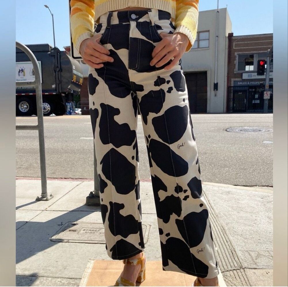 Lisa says Gah size 28 Cow Print Jeans